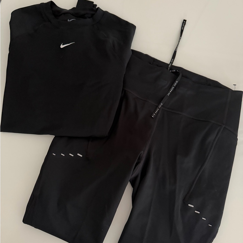 Nike Black Sportswear Ensemble
